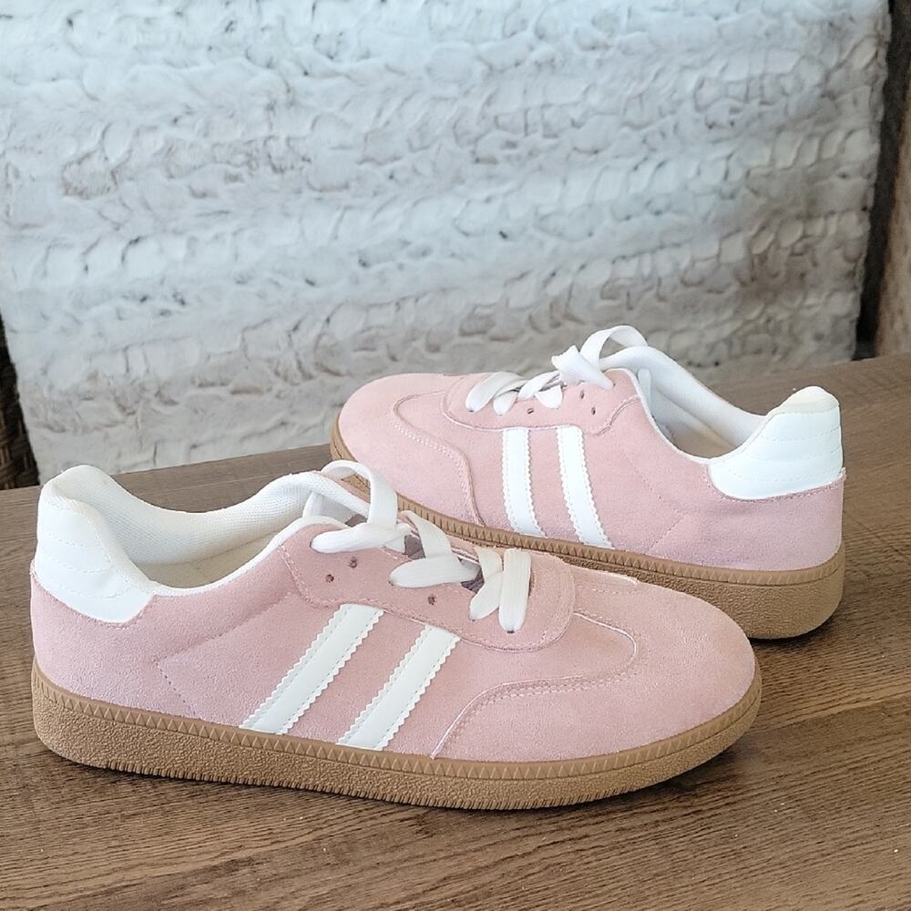 NWOT Paco Gil Pink & White  Faux Suede Sneakers, Womens 9.5, Gum Sole, Trendy